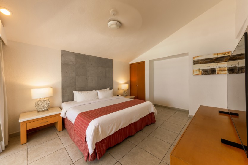 Emotions Select Three-bedroom Suite Oceanfront