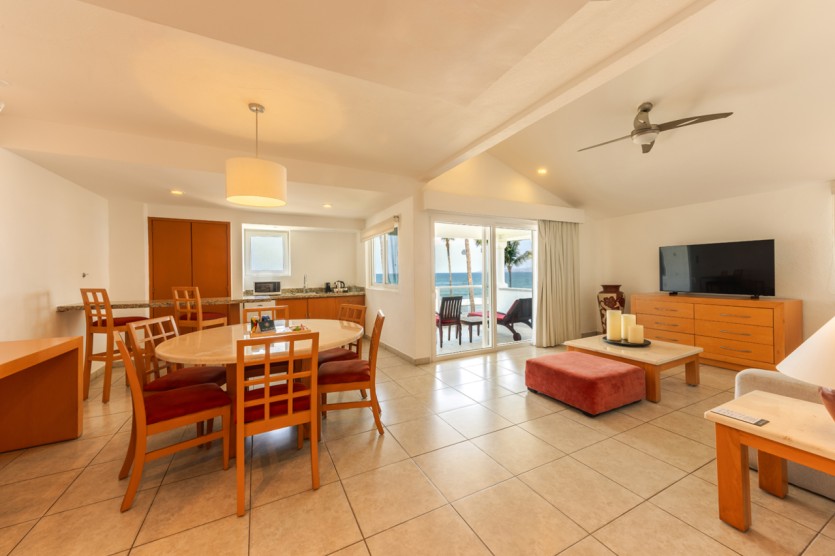 Emotions Select Three-bedroom Suite Oceanfront