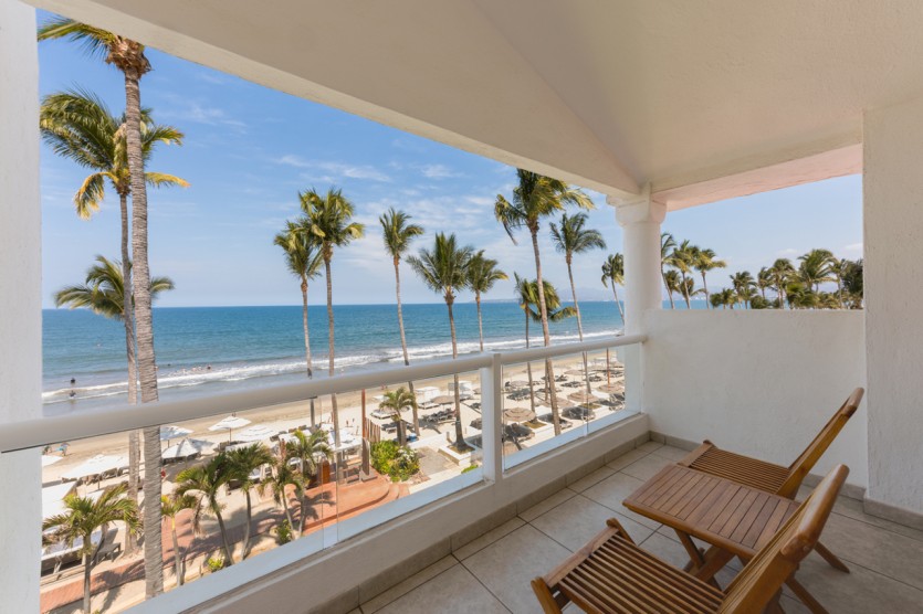 Emotions Select Three-bedroom Suite Oceanfront