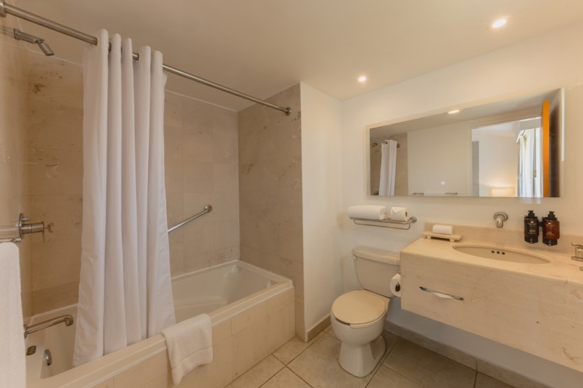 Emotions Select Three-bedroom Suite Oceanfront