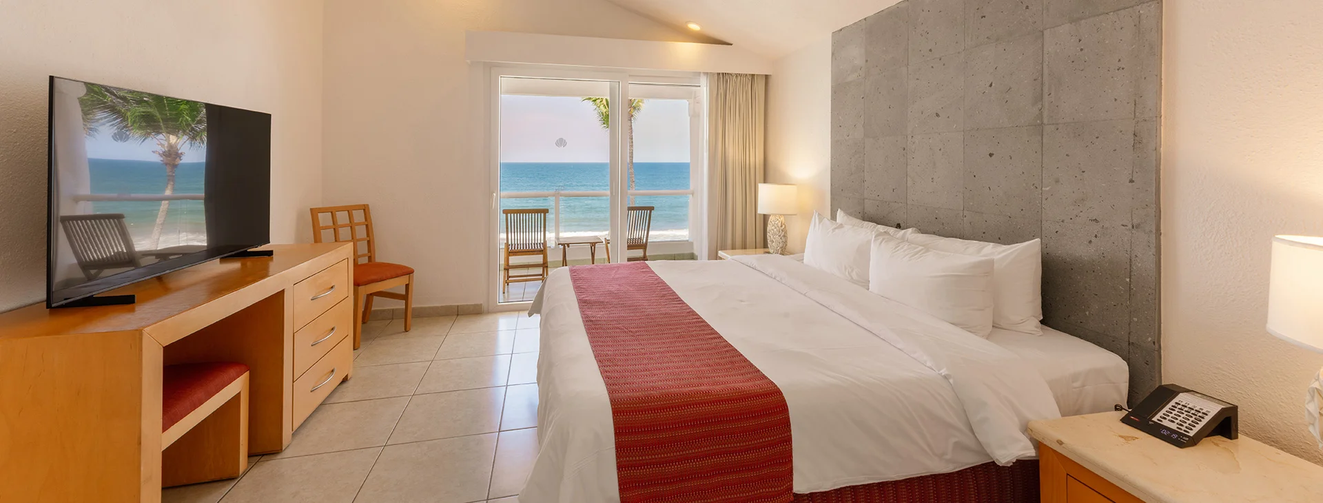 Emotions Select Suite de Tres Recámaras Vista al Mar - Nuevo Vallarta